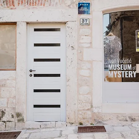 Fingerprint 5 Min From Center & Apartman