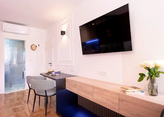 Fingerprint 5 Min From Center & Apartamento Hvar Town